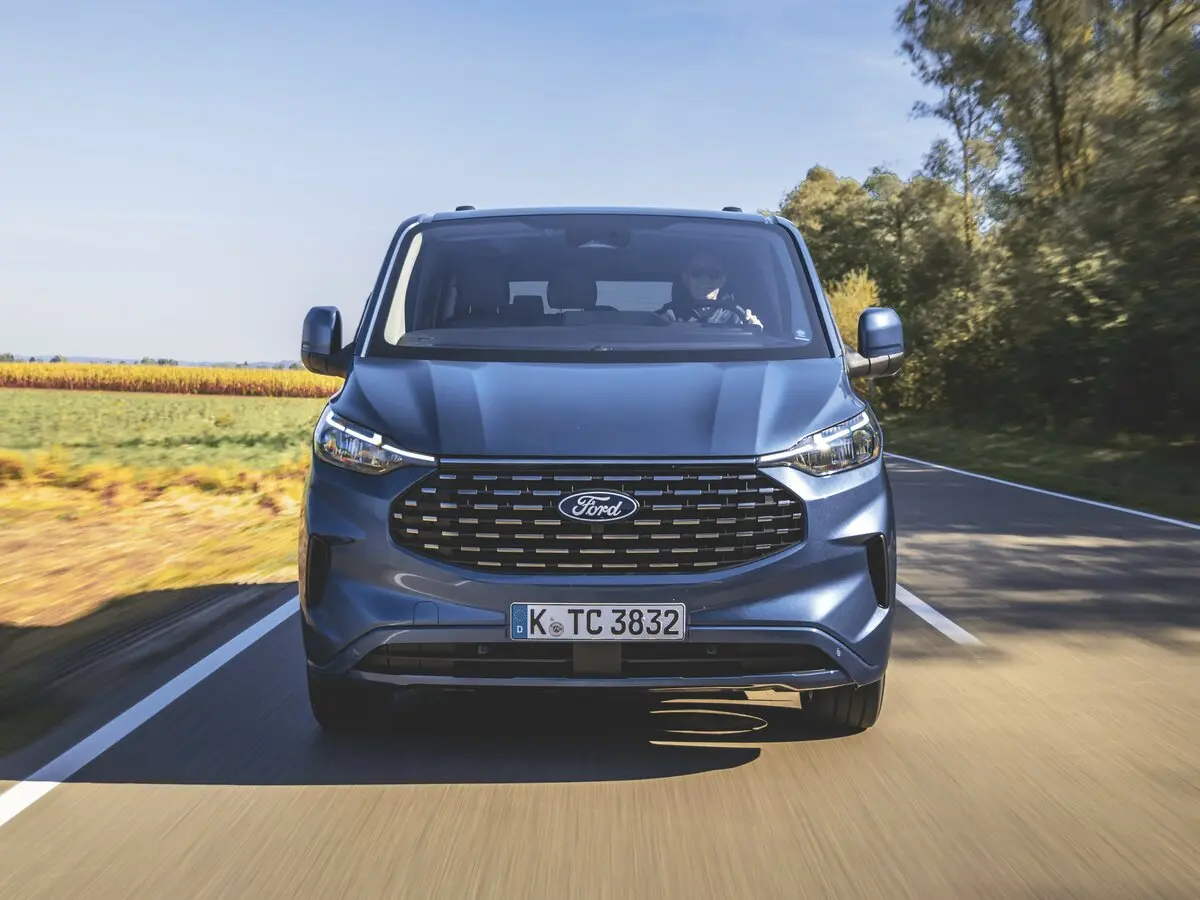 Ford Tourneo Custom II Минивэн LWB — photo 3