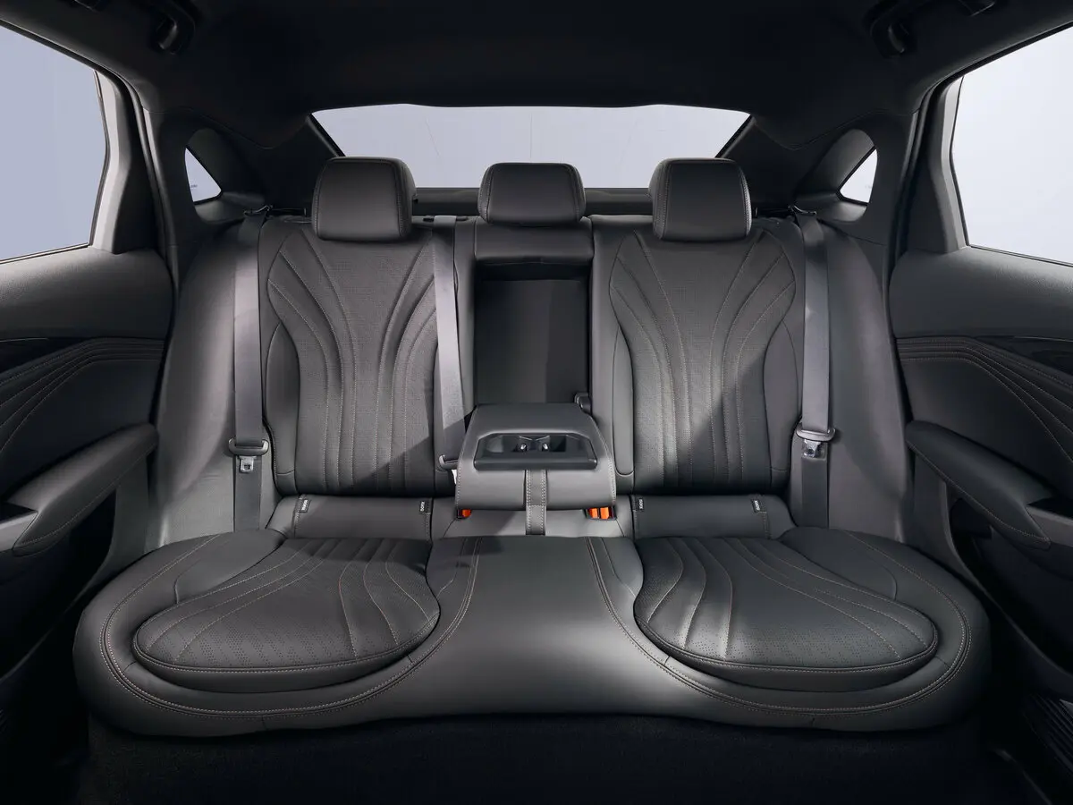 Geely Preface I (China Market) Рестайлинг 2 Седан — photo 7