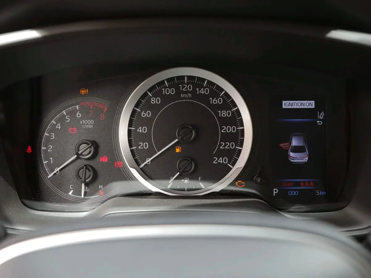 Toyota Levin XII (E210) Рестайлинг Седан — фото 7