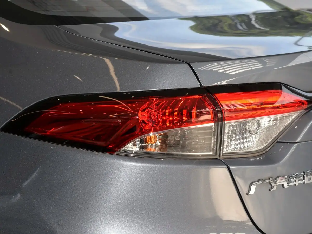 Toyota Levin XII (E210) Рестайлинг Седан — фото 12