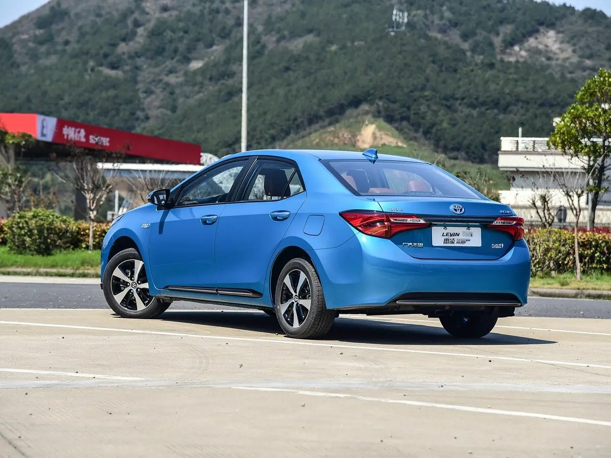 Toyota Levin XI (E170) Седан Hybrid — фото 5
