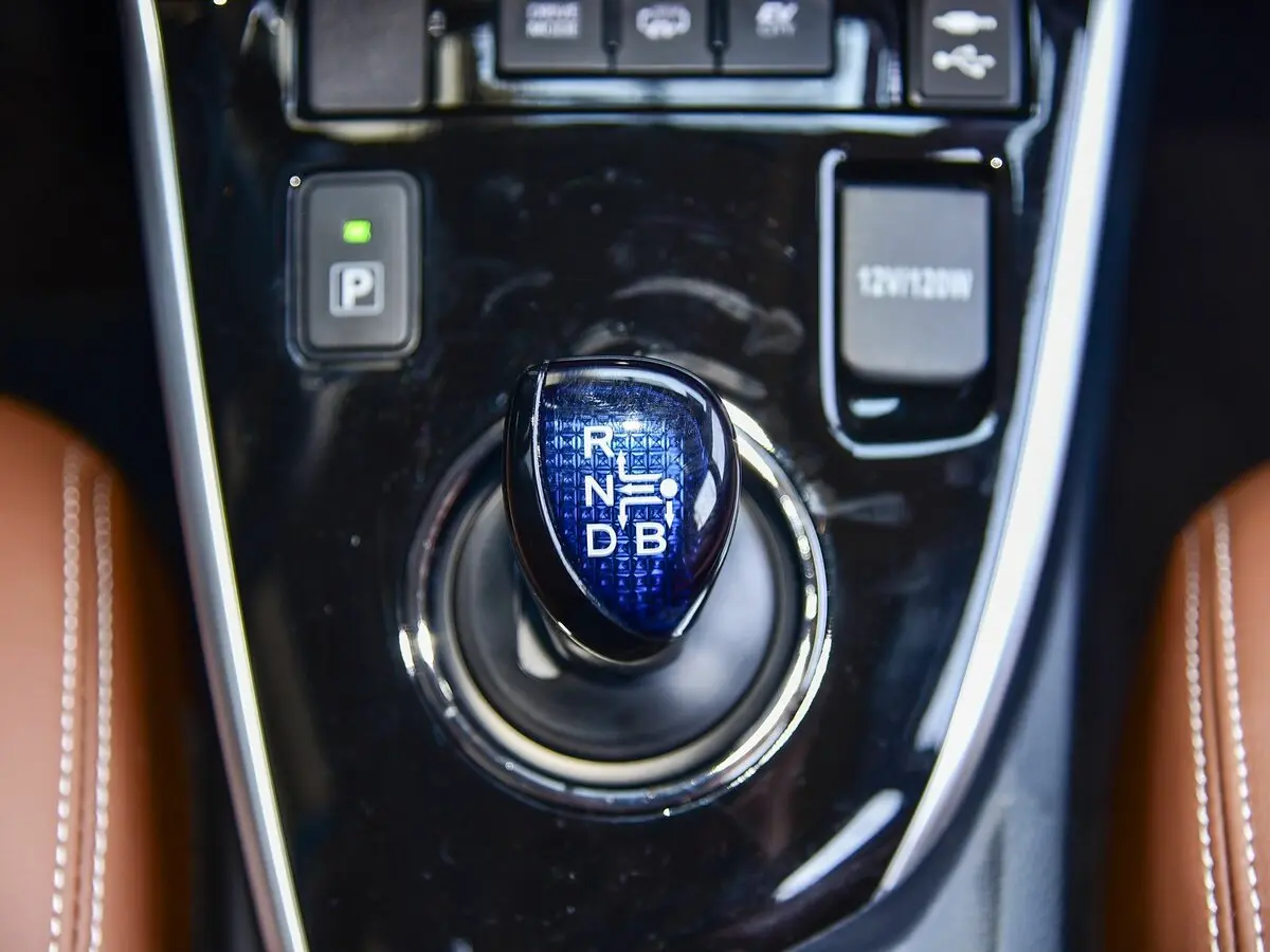 Toyota Levin XI (E170) Седан Hybrid — фото 13