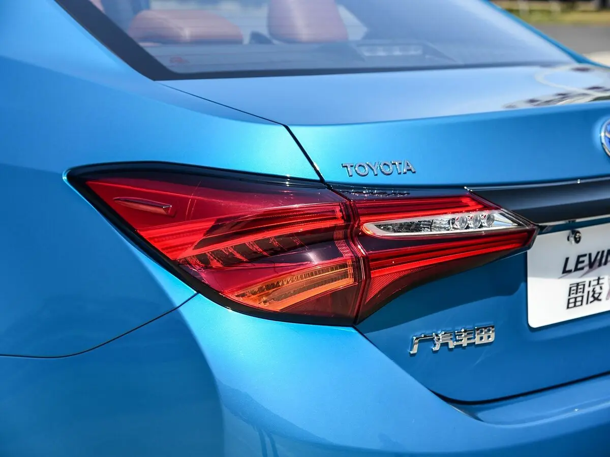 Toyota Levin XI (E170) Седан Hybrid — фото 17