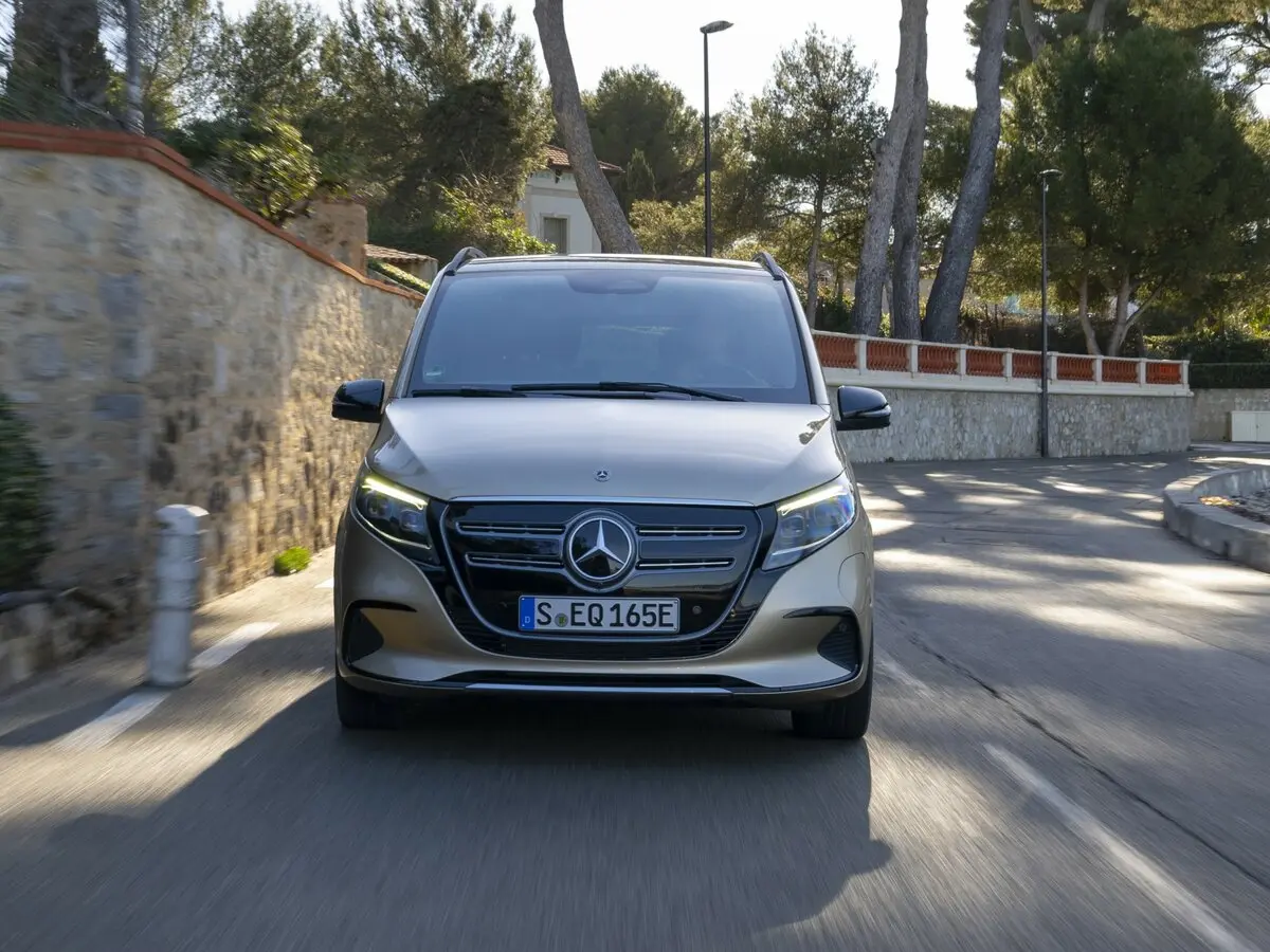 Mercedes-Benz EQV I Рестайлинг Минивэн Long — сүрөт 3