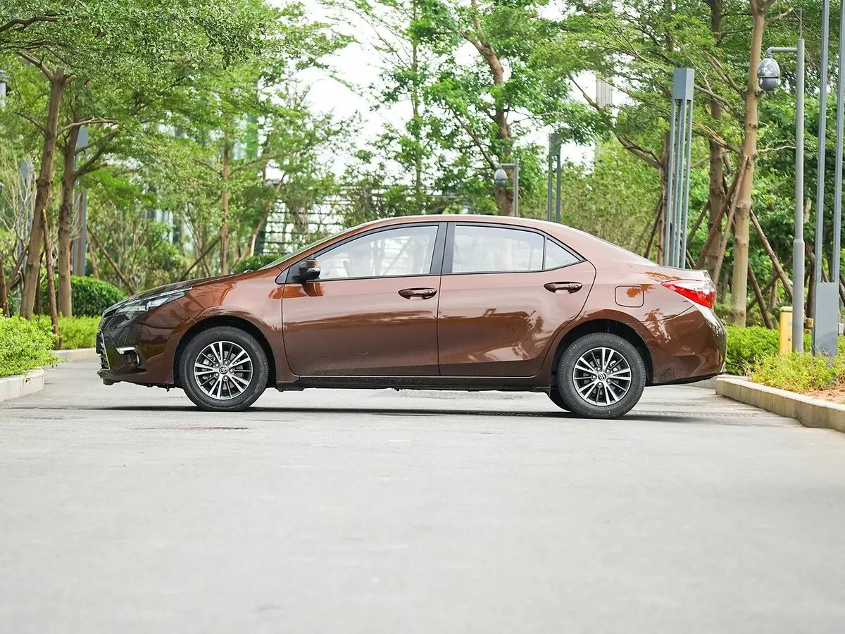 Toyota Levin XI (E170) Седан — фото 2