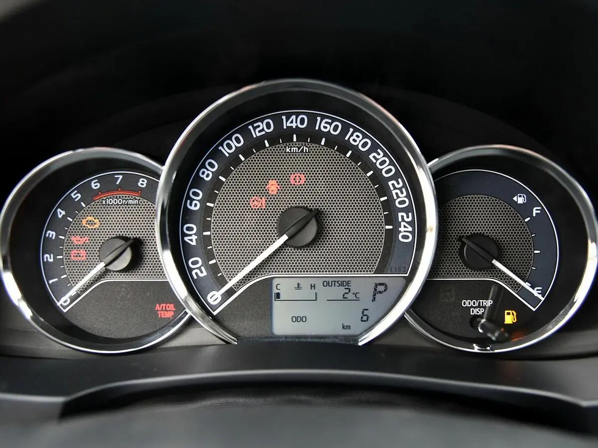 Toyota Levin XI (E170) Седан — фото 8