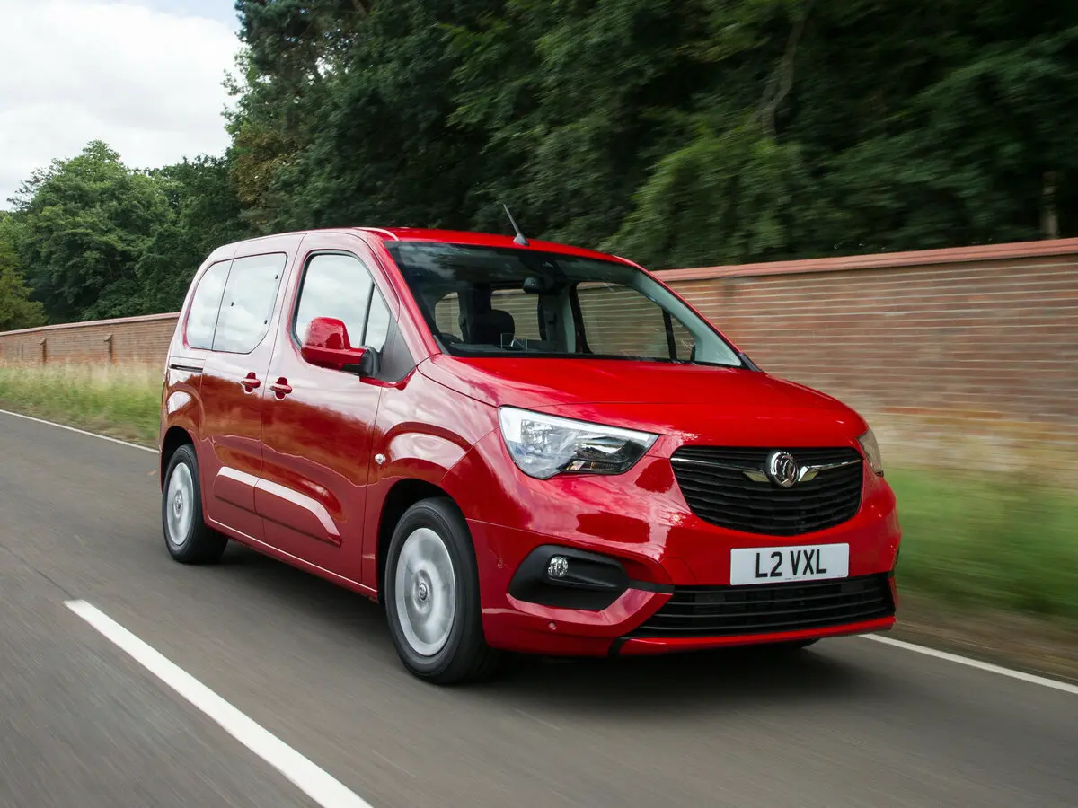 Vauxhall Combo E Компактвэн
