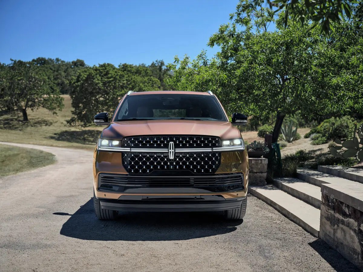 Lincoln Navigator V Внедорожник 5 дв. — photo 2