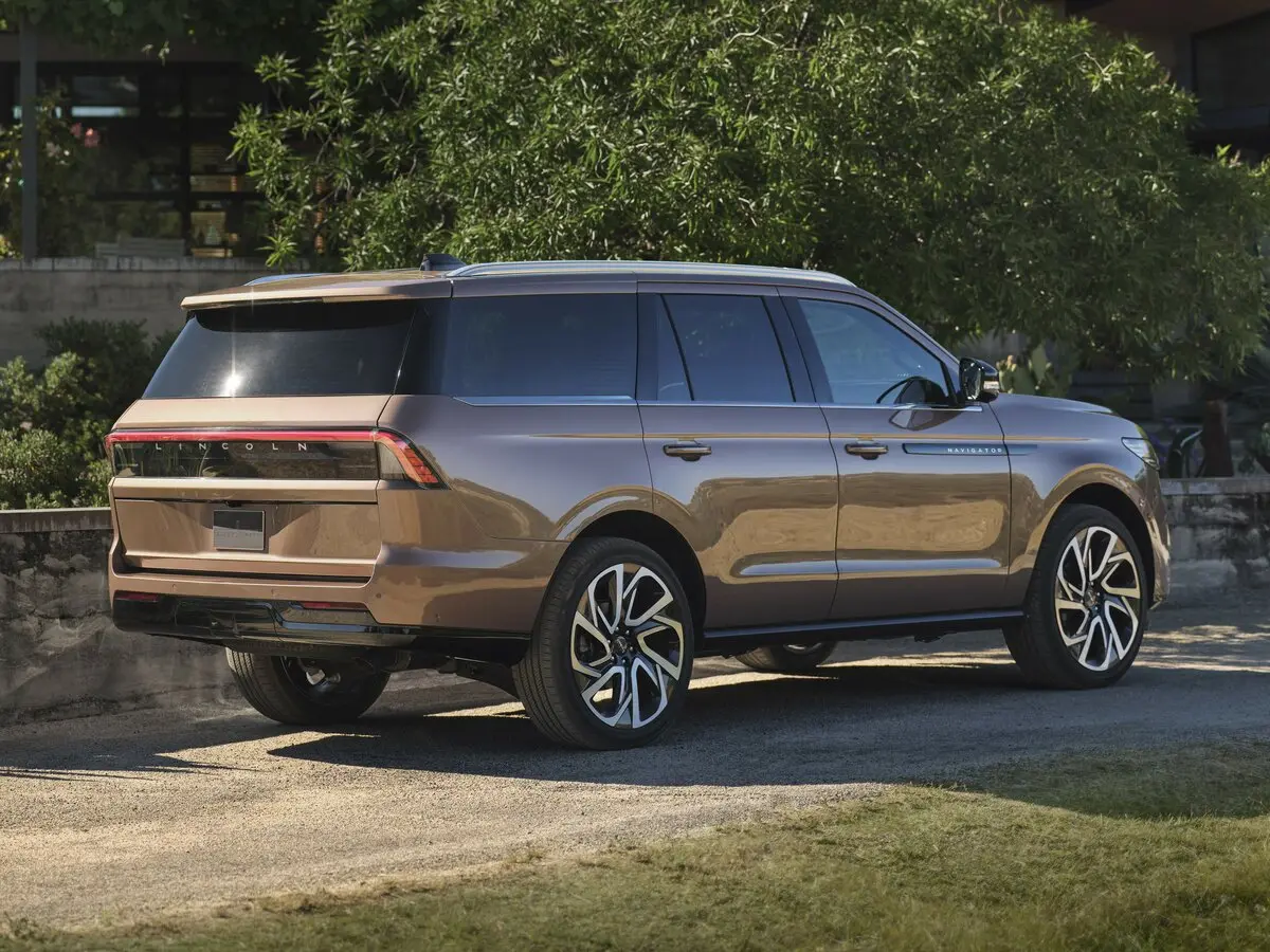 Lincoln Navigator V Внедорожник 5 дв. — photo 3