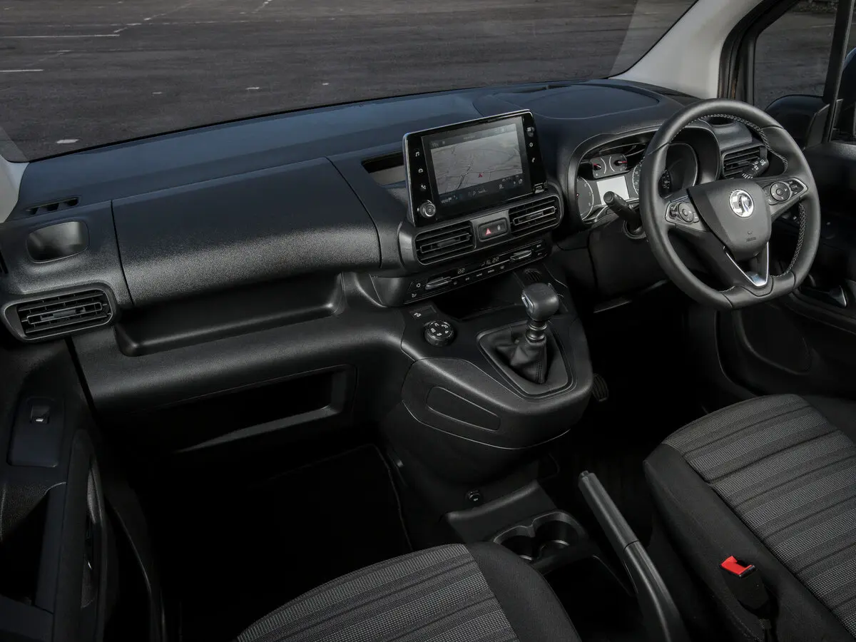 Vauxhall Combo E Компактвэн XL — photo 5