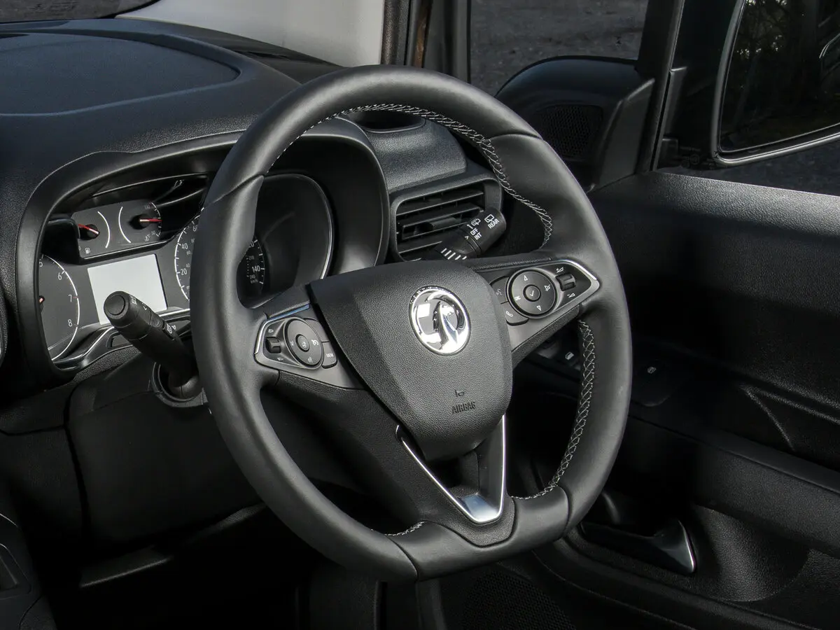 Vauxhall Combo E Компактвэн XL — photo 8