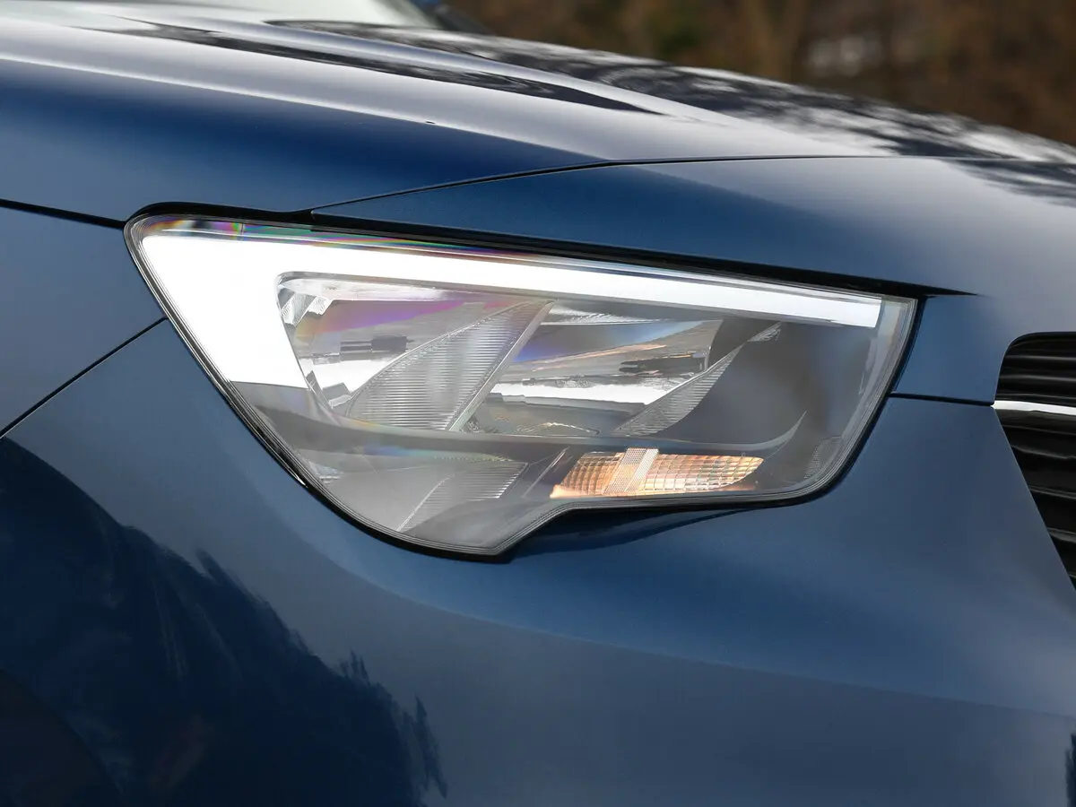 Vauxhall Combo E Компактвэн XL — photo 13