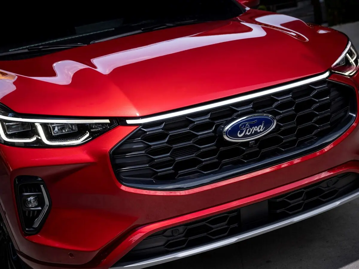 Ford Escape IV Рестайлинг Внедорожник 5 дв. — сүрөт 10
