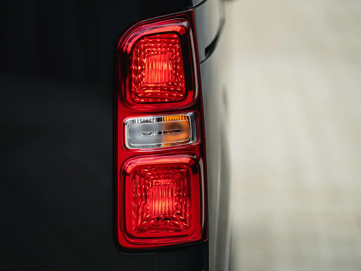 Vauxhall Vivaro C Рестайлинг Фургон — сүрөт 11