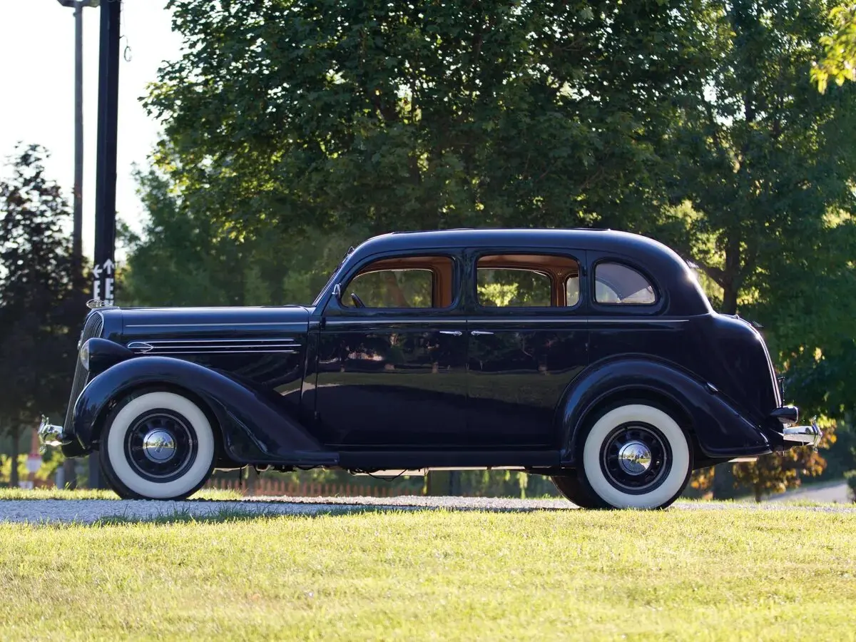 Plymouth De Luxe II Седан — 照片 2