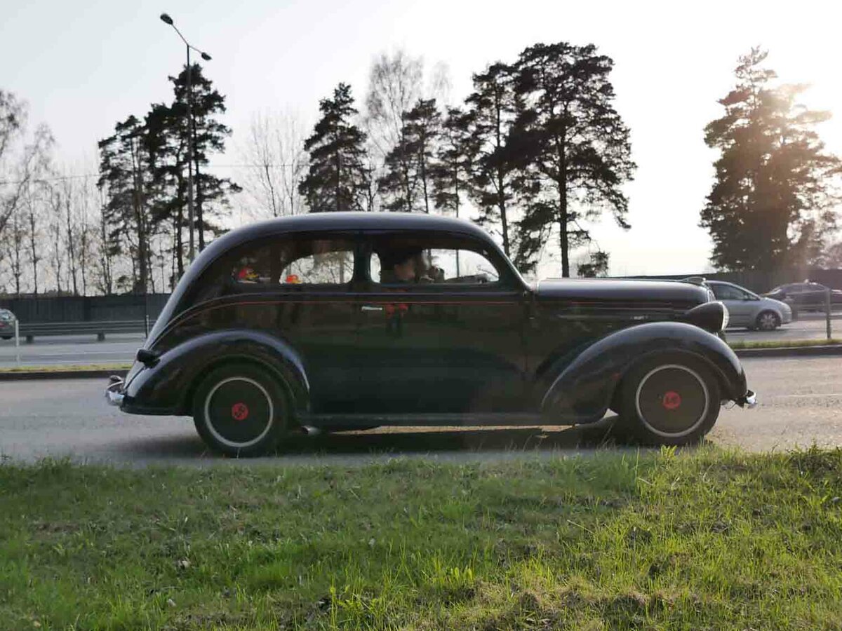 Plymouth De Luxe I Седан 2 дв. — фото 3