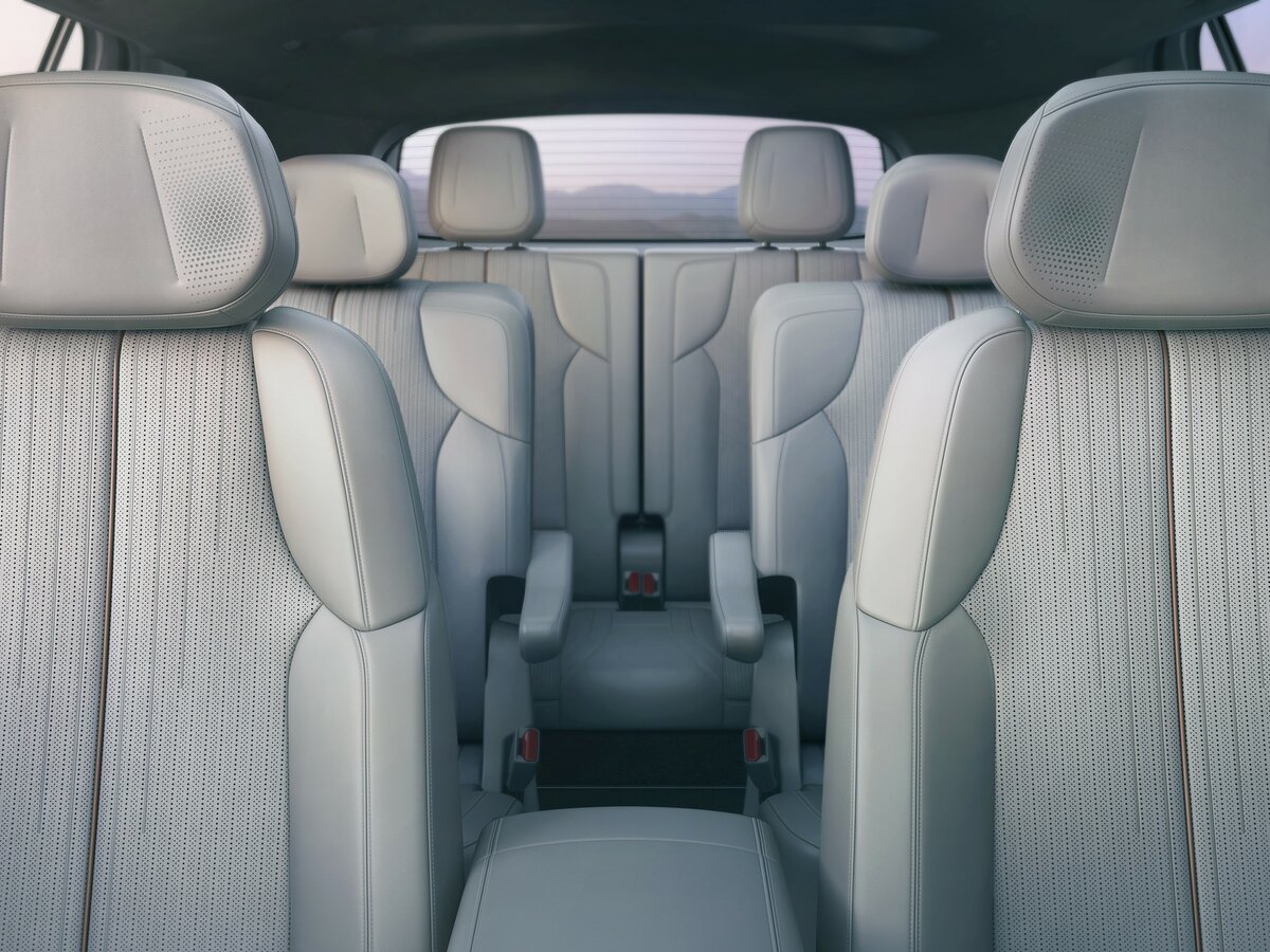 Cadillac Vistiq 2025 – н.в. Внедорожник 5 дв.