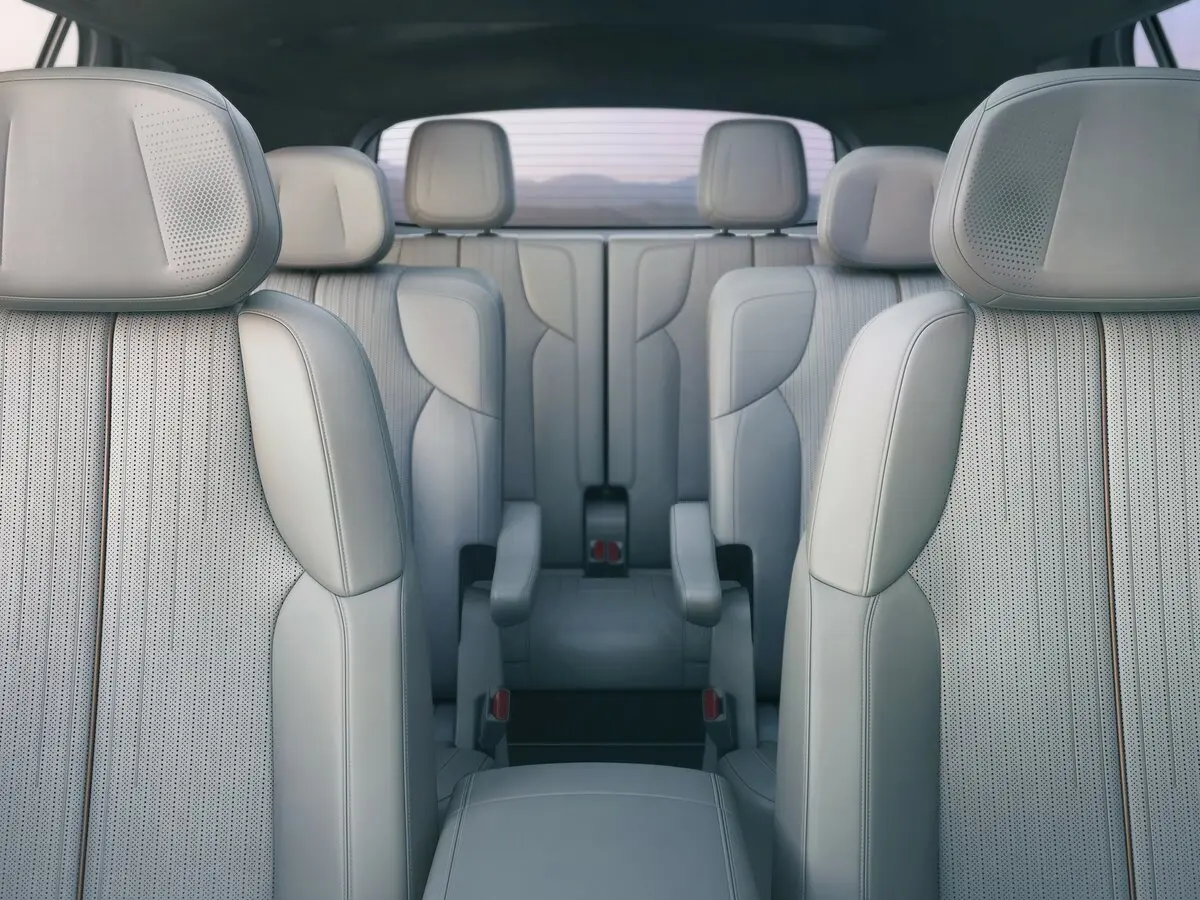 Cadillac Vistiq 2025 – н.в. Внедорожник 5 дв. — photo 5