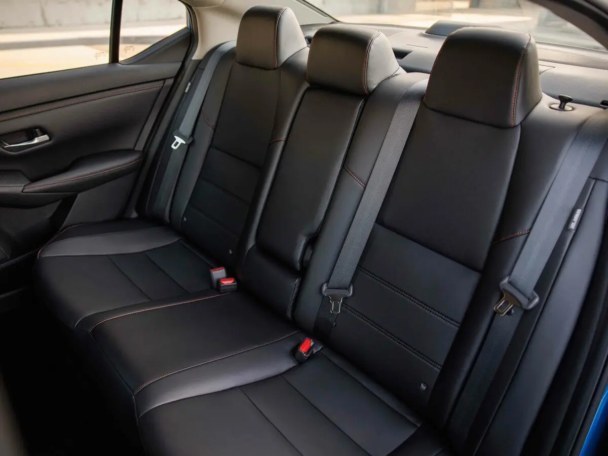 Nissan Sentra VIII (B18) Рестайлинг Седан — сүрөт 8