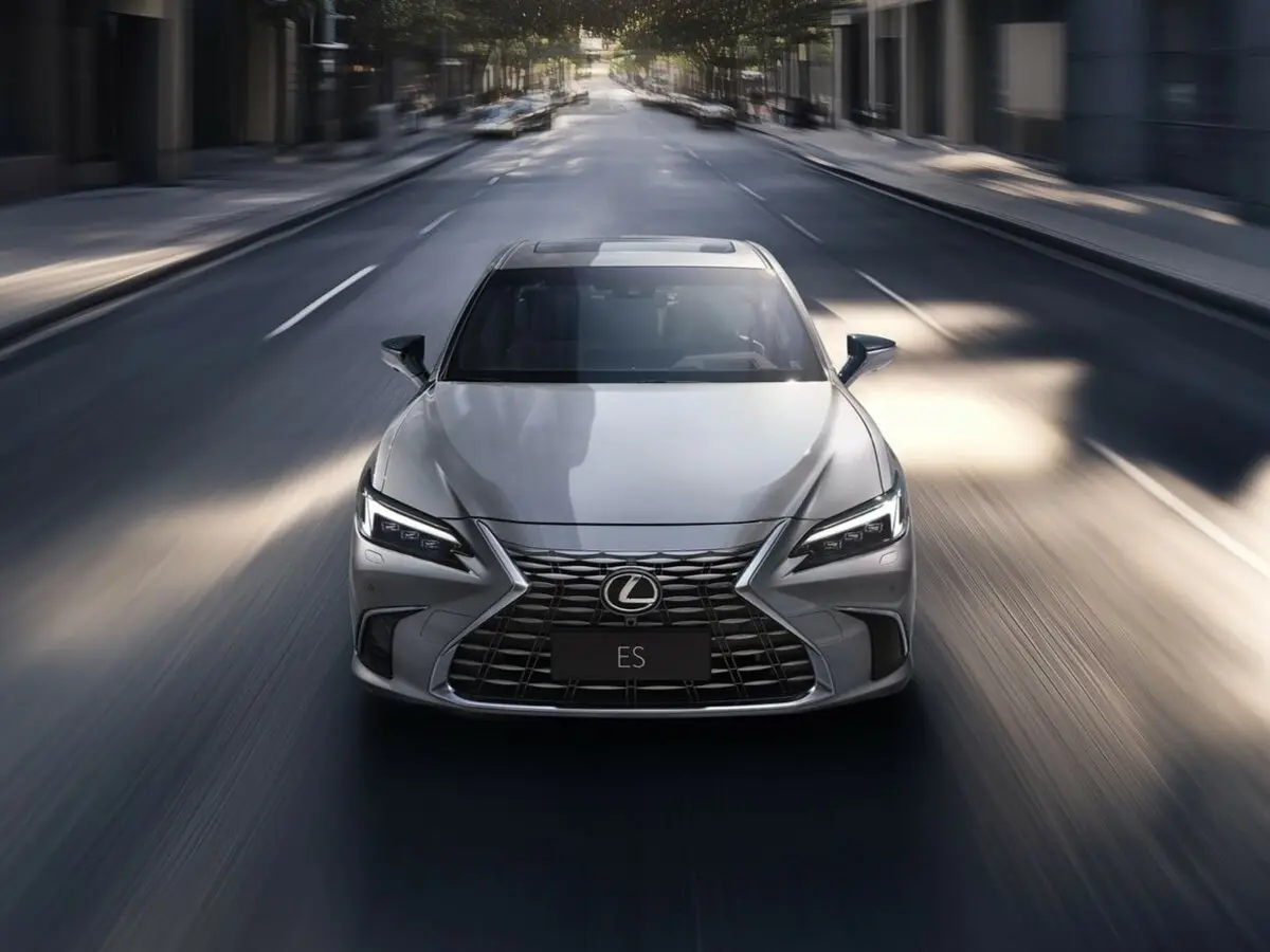 Lexus ES VII Рестайлинг 2 Седан — фото 3