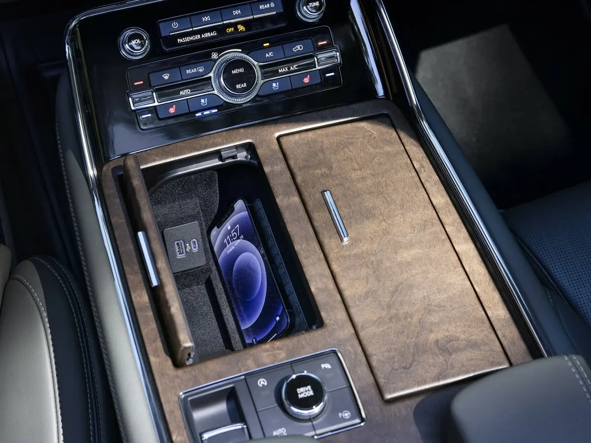 Lincoln Navigator IV Рестайлинг Внедорожник 5 дв. — сүрөт 12