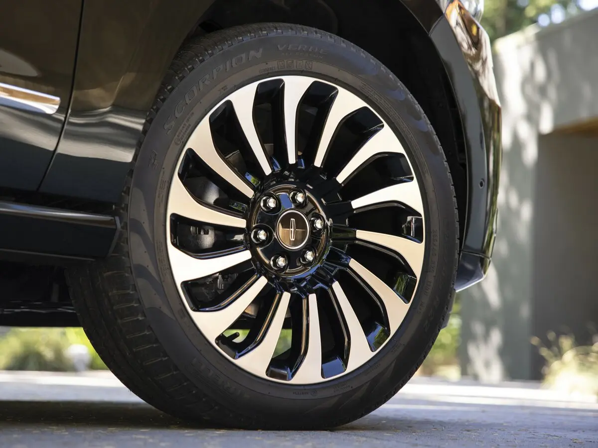 Lincoln Navigator IV Рестайлинг Внедорожник 5 дв. — сүрөт 13