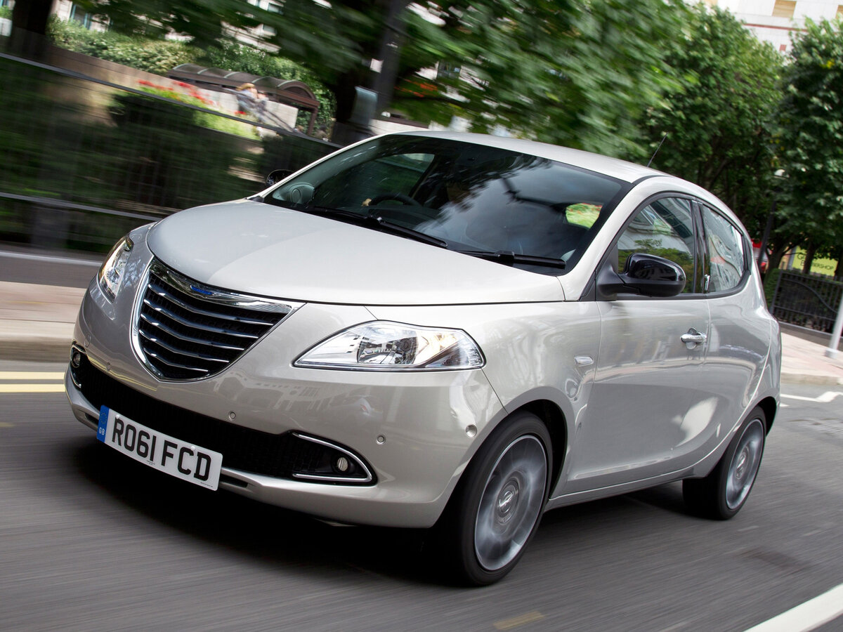Chrysler Ypsilon 2011 – 2017