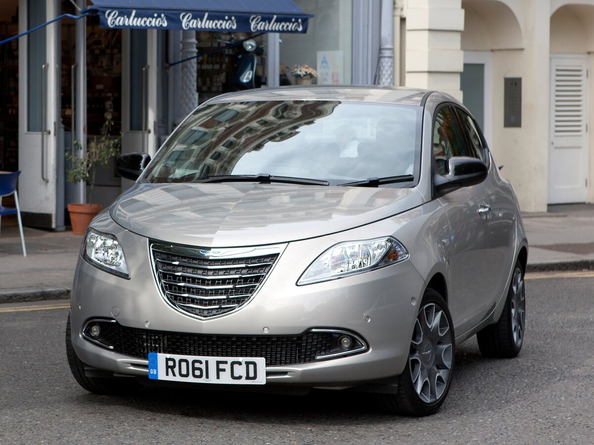 Chrysler Ypsilon 2011 – 2017 Хэтчбек 5 дв. — фото 3