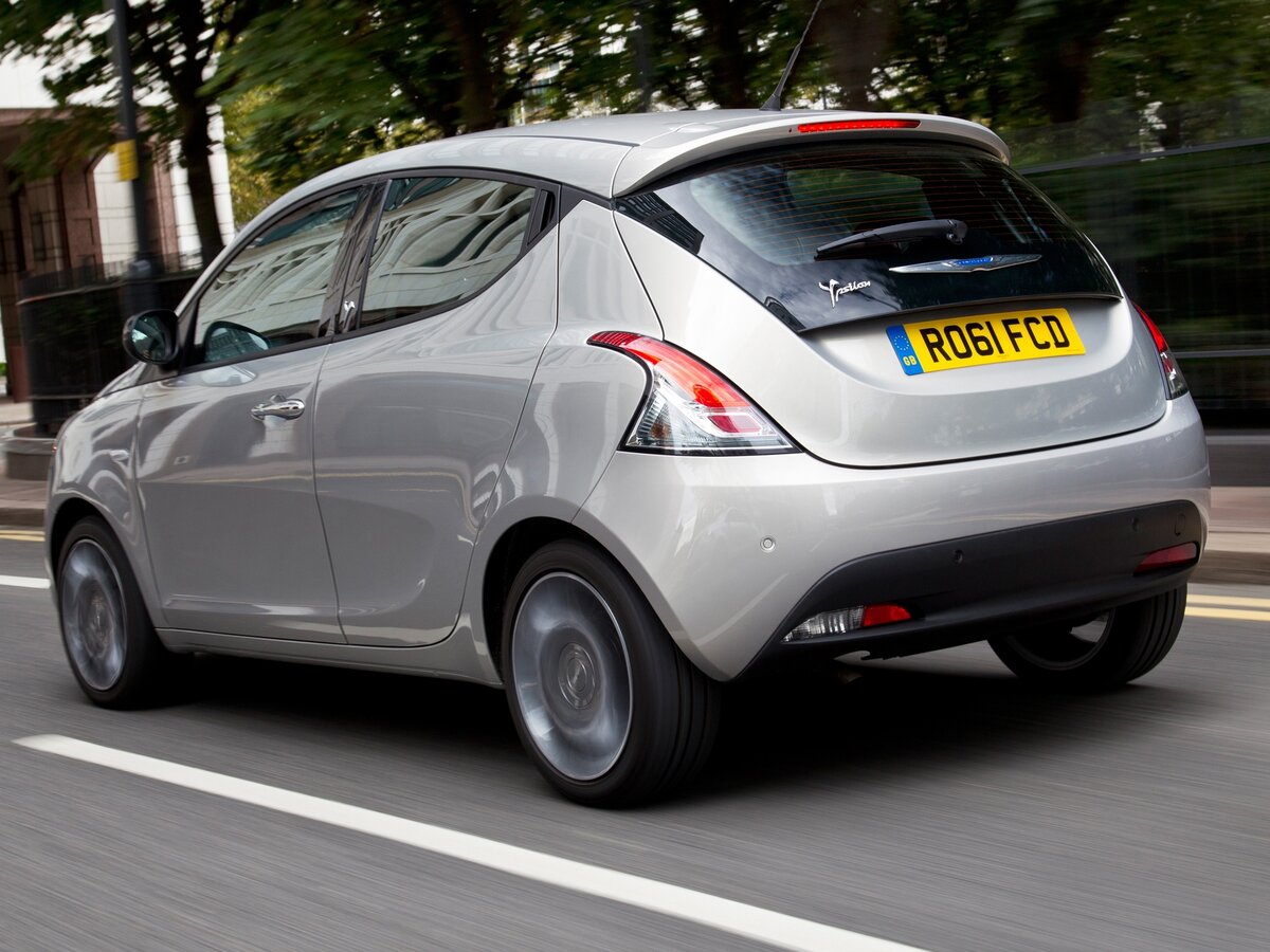 Chrysler Ypsilon 2011 – 2017 Хэтчбек 5 дв.
