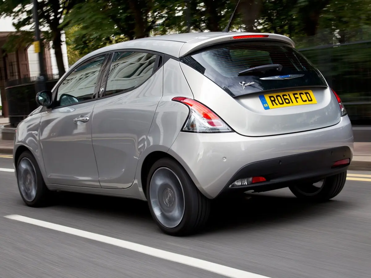 Chrysler Ypsilon 2011 – 2017 Хэтчбек 5 дв. — сүрөт 5