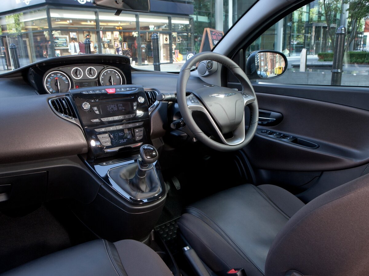 Chrysler Ypsilon 2011 – 2017 Хэтчбек 5 дв.