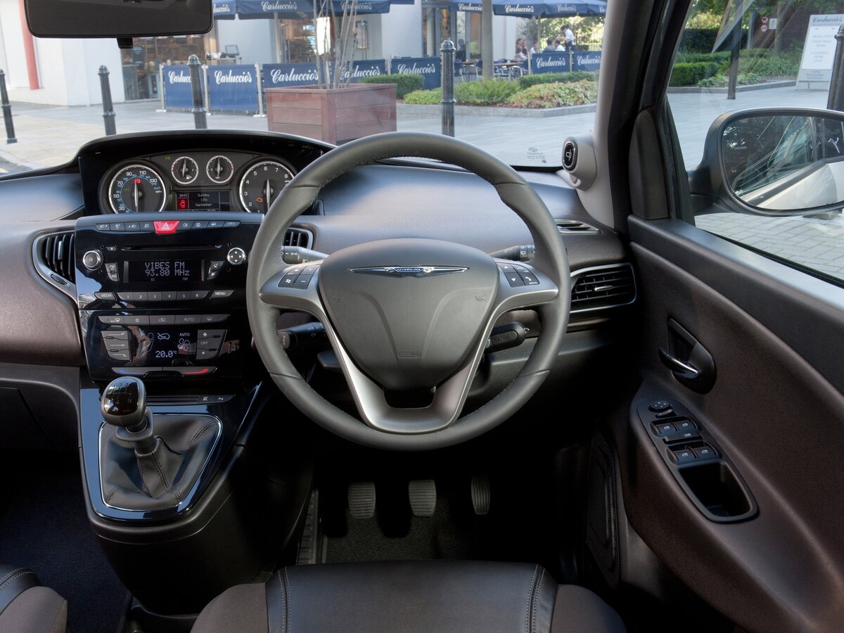 Chrysler Ypsilon 2011 – 2017 Хэтчбек 5 дв.