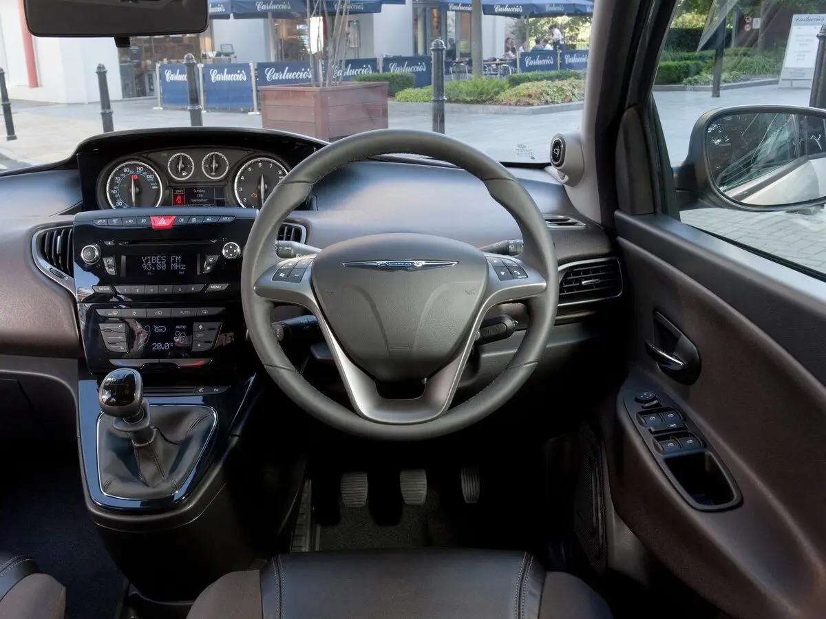 Chrysler Ypsilon 2011 – 2017 Хэтчбек 5 дв. — сүрөт 7