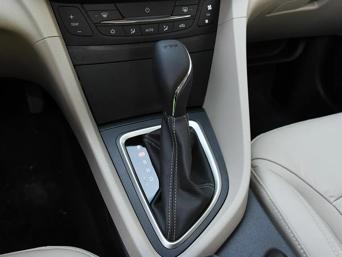 Buick Excelle III Рестайлинг Универсал 5 дв. GX — сүрөт 9