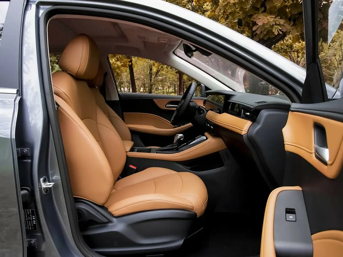 Roewe i5 I Рестайлинг 2 Седан — сүрөт 6