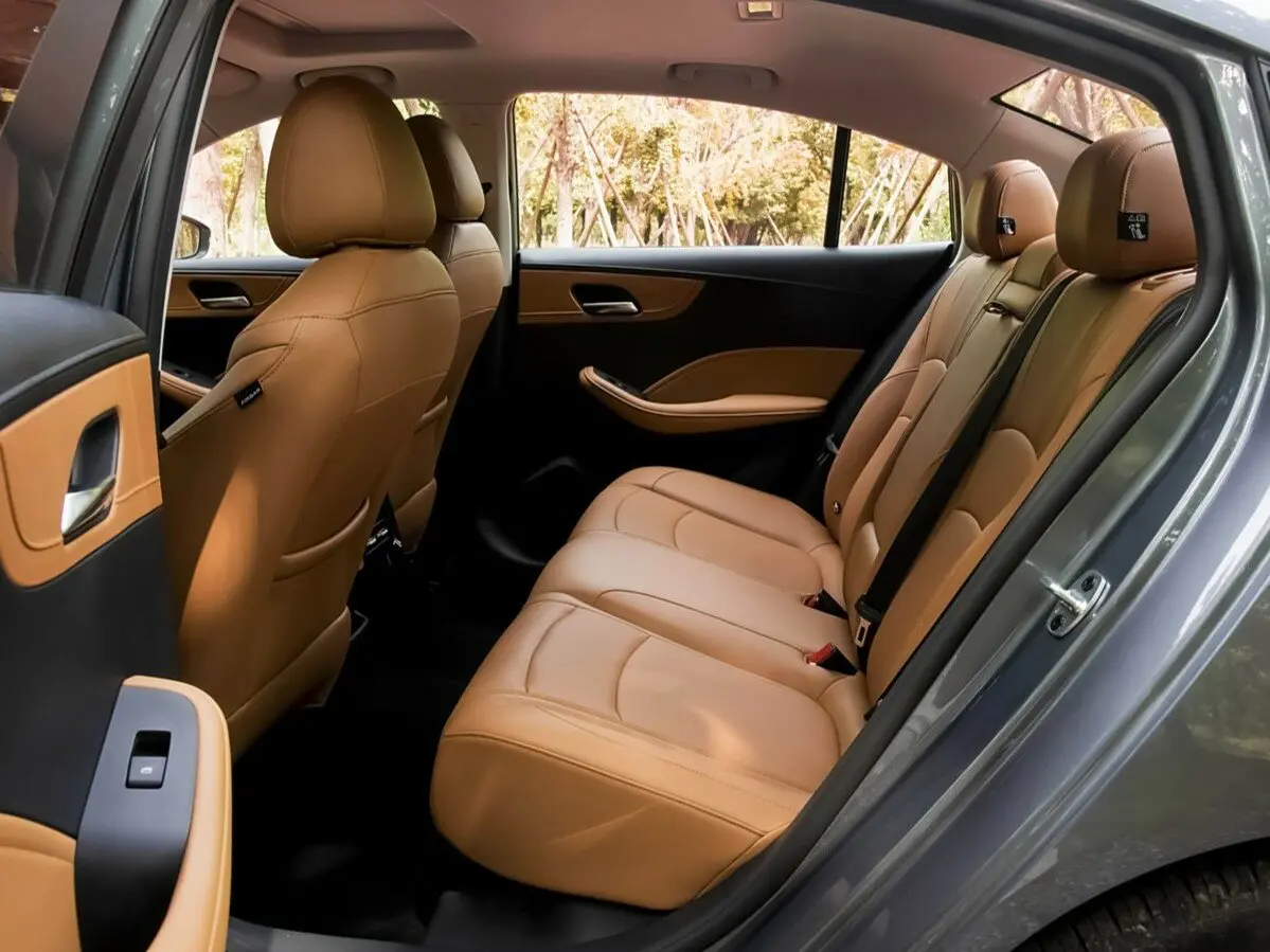 Roewe i5 I Рестайлинг 2 Седан — сүрөт 8