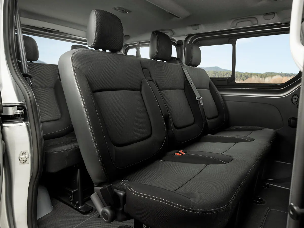 Nissan Primastar II Минивэн Combi — сүрөт 9