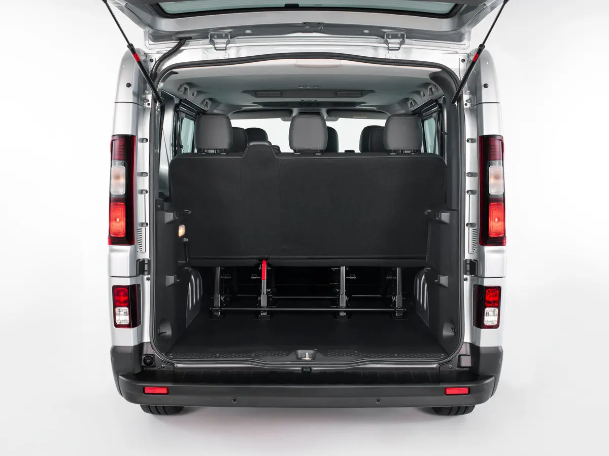 Nissan Primastar II Минивэн Combi — сүрөт 10