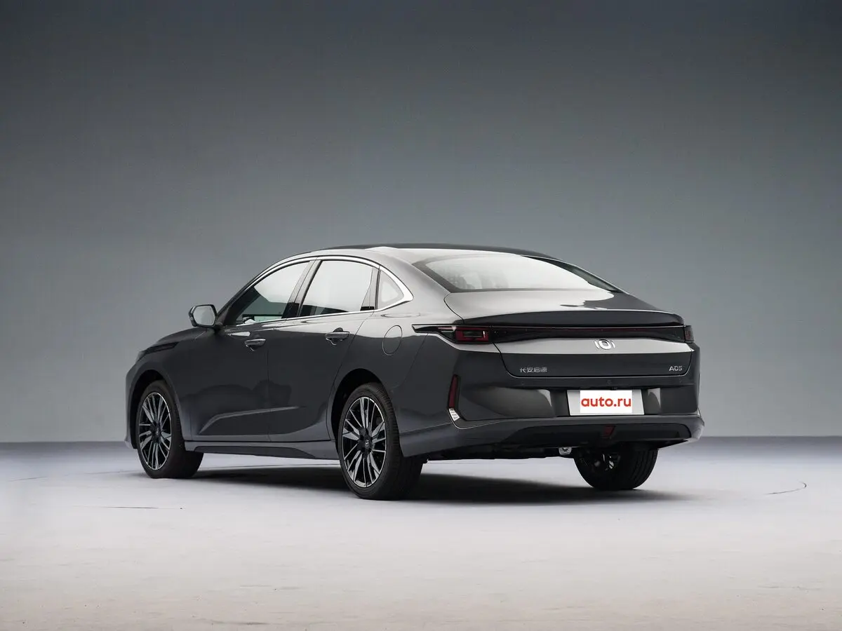Changan Qiyuan A05 I Рестайлинг Седан — photo 5