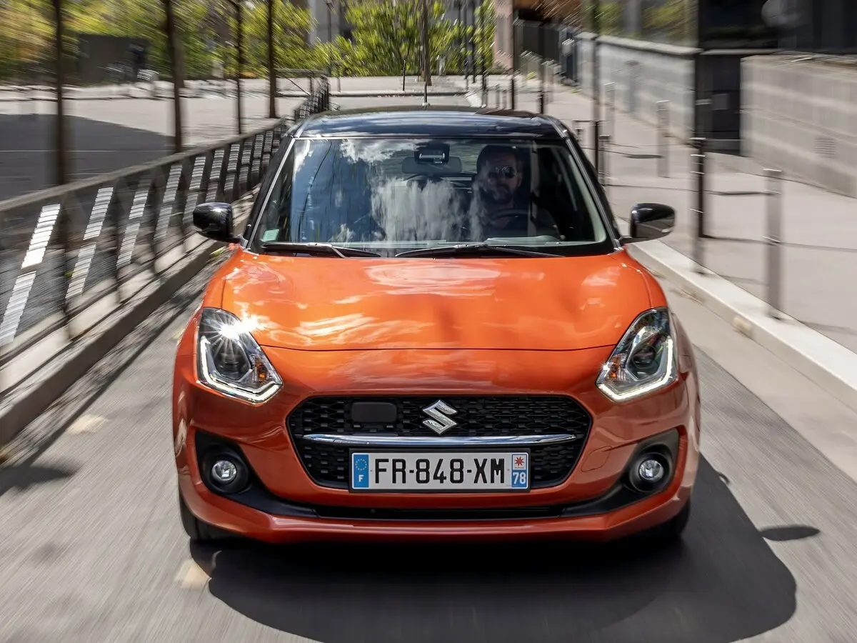 Suzuki Swift V Рестайлинг Хэтчбек 5 дв. — сүрөт 3