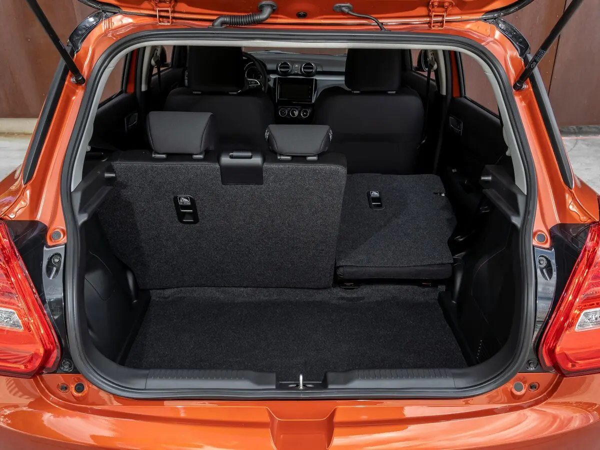 Suzuki Swift V Рестайлинг Хэтчбек 5 дв. — сүрөт 12