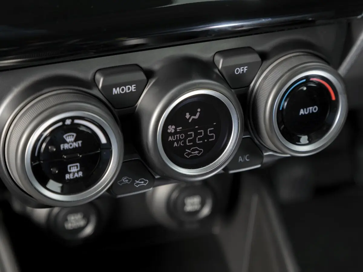 Suzuki Swift V Рестайлинг Хэтчбек 5 дв. — сүрөт 15