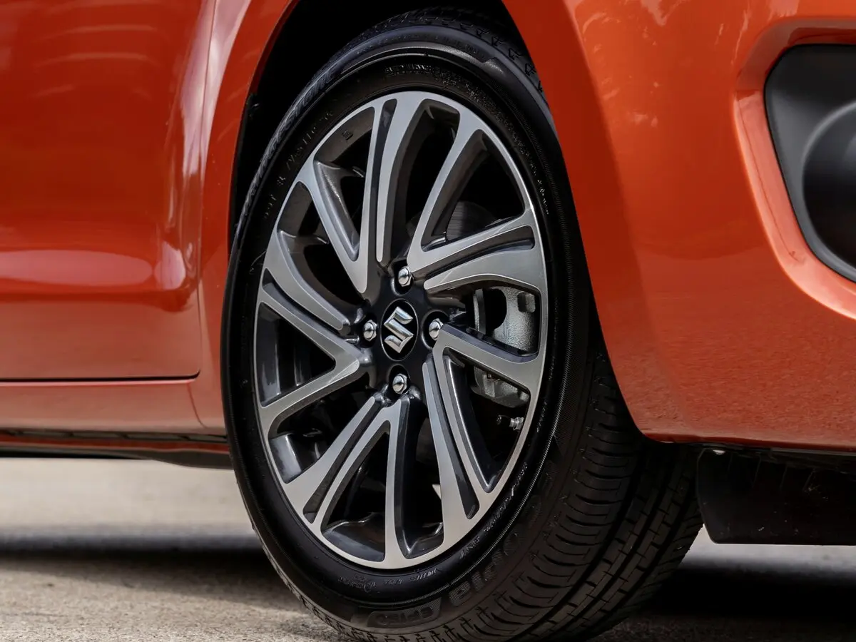 Suzuki Swift V Рестайлинг Хэтчбек 5 дв. — сүрөт 16