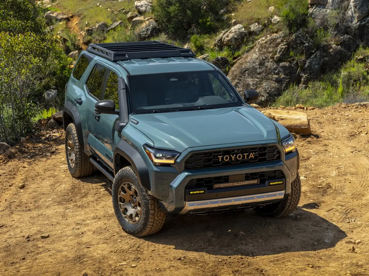 Toyota 4Runner VI