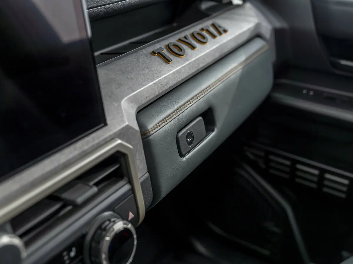 Toyota 4Runner VI Внедорожник 5 дв. — фото 12