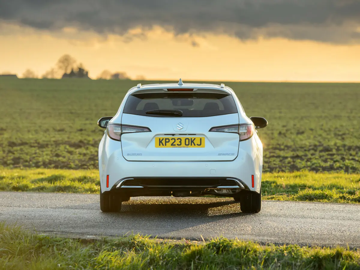 Suzuki Swace I Рестайлинг Универсал 5 дв. — сүрөт 4