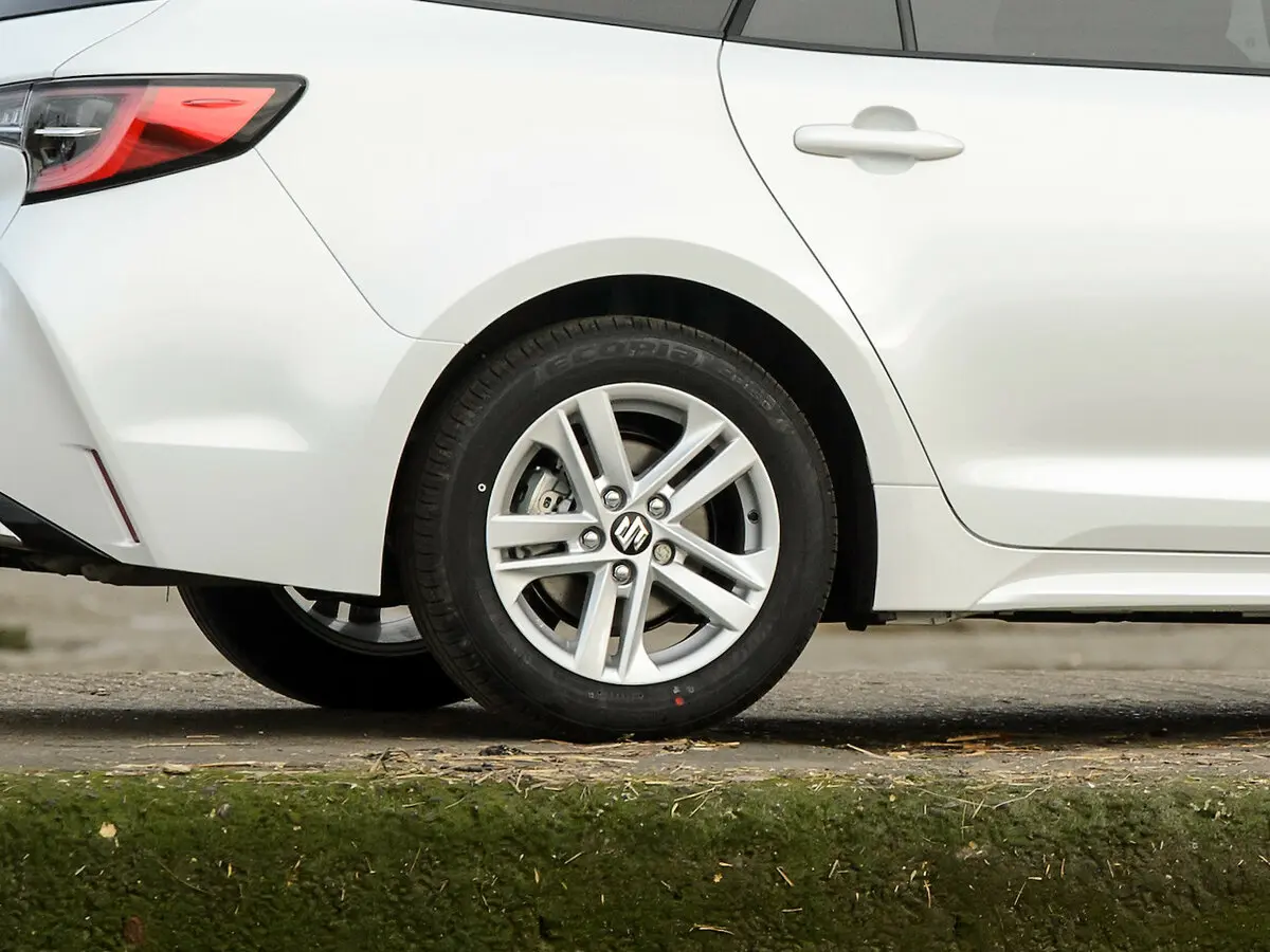Suzuki Swace I Рестайлинг Универсал 5 дв. — сүрөт 14