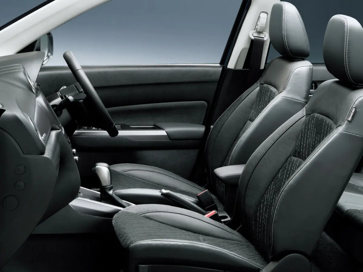 Suzuki Escudo IV Рестайлинг Внедорожник 5 дв. — сүрөт 4
