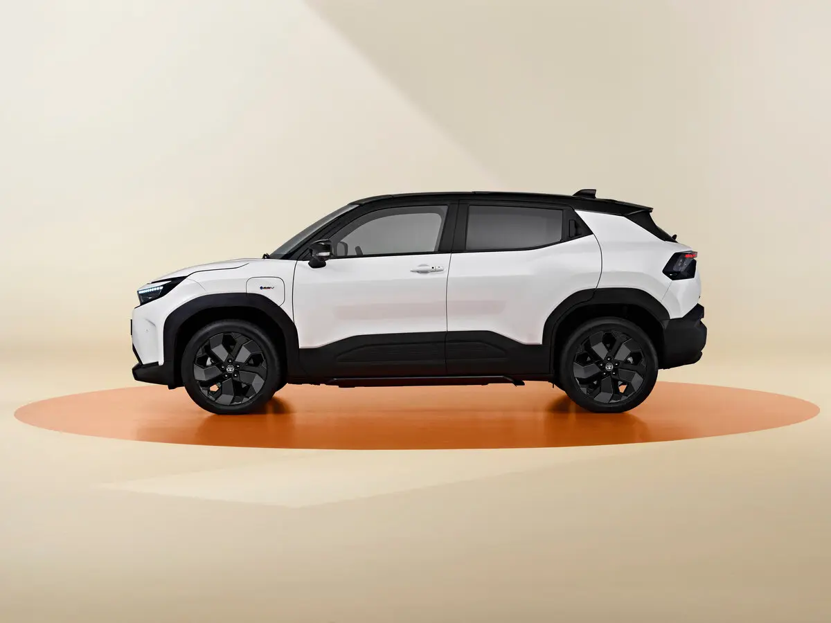 Toyota Urban Cruiser IV Внедорожник 5 дв. — фото 2