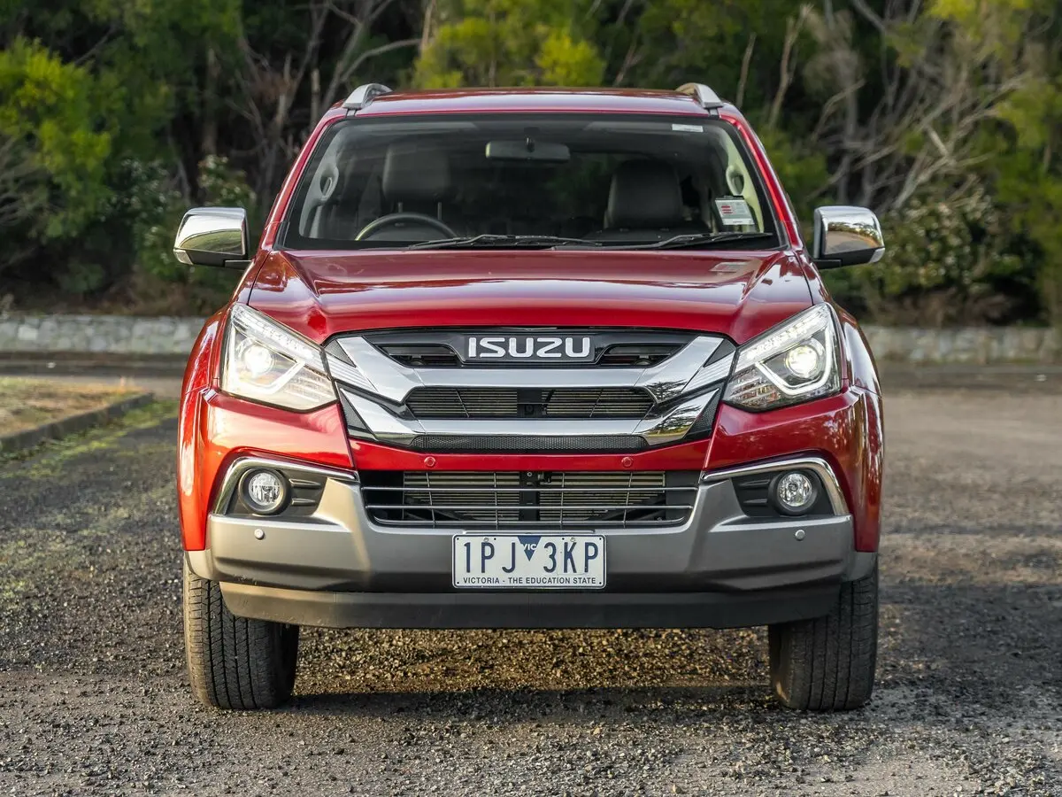 Isuzu MU-X I Рестайлинг Внедорожник 5 дв. — сүрөт 3
